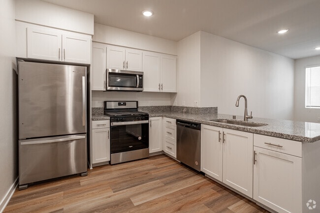 3BR, 2BA - 1143SF