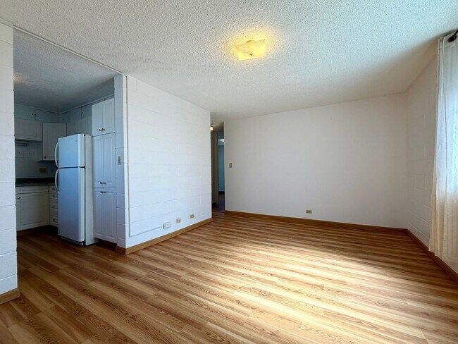 Photo - Salt Lake: 2 Bed, 1 Bath Apartment w/ 1 Parking Unit 307