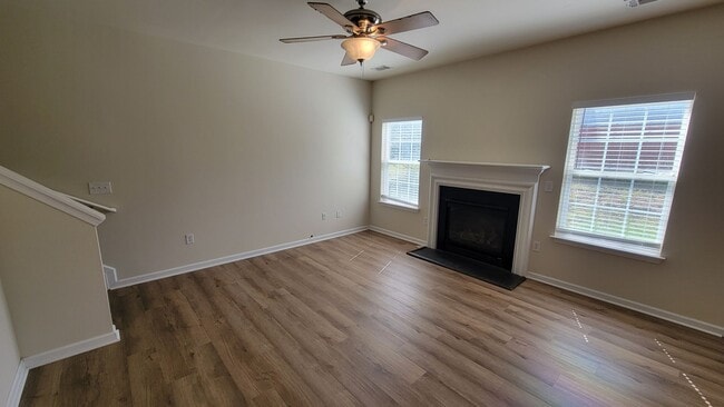 Photo - AVAILABLE NOW, $500 OFF FIRST FULL MONTH O...
