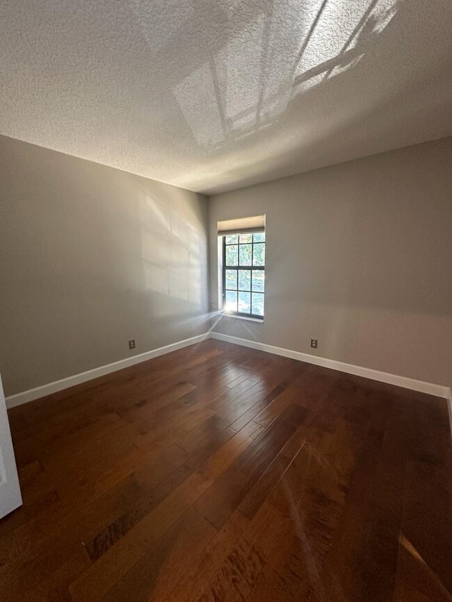 Photo - 301 Olivewood Pl Unidad O228