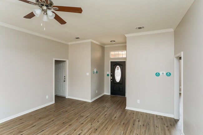 Photo - 211 Brookhaven Cir