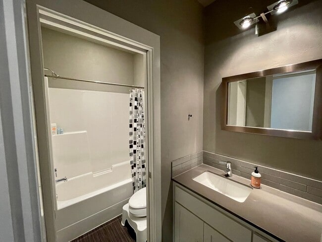 Photo - Modern 2 Bedroom, 2.5 Bathroom Bi-Level Du...