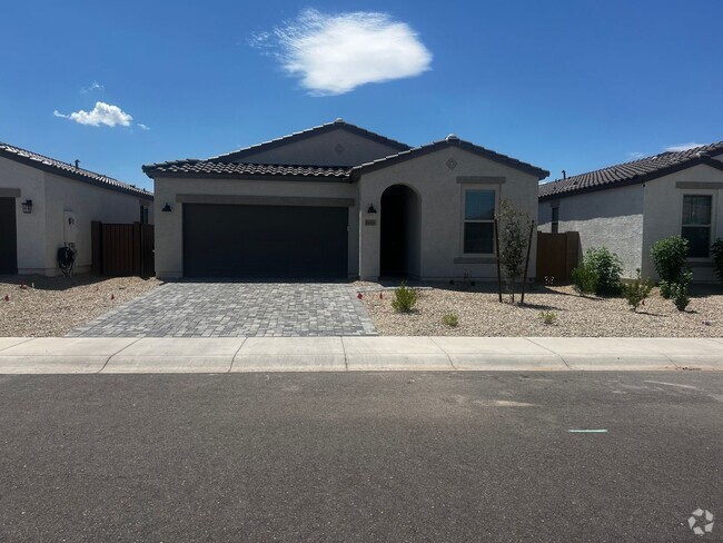 Building Photo - Spacious 4BR House in Coolidge