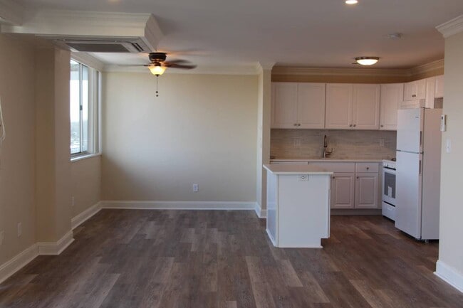 Photo - 1512 S Arlington Ridge Rd Unit 402