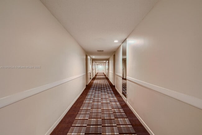 Photo - 1050 SE 15th St Unit 203