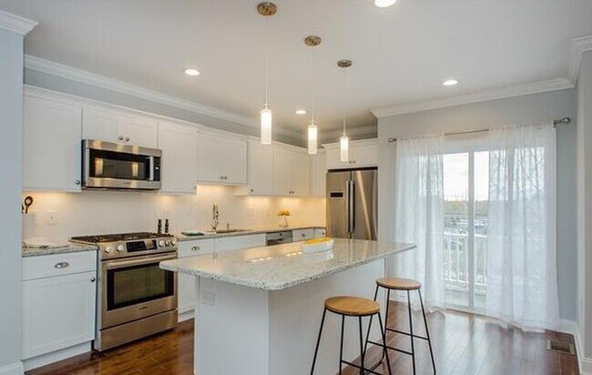 Photo - 777 N Main St Unit 1