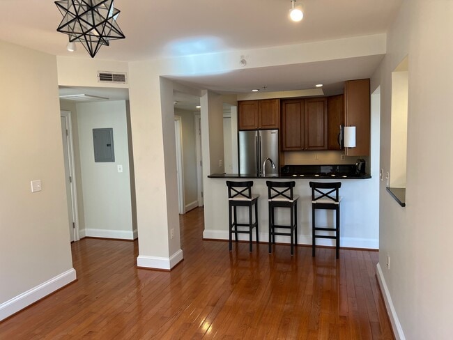 Building Photo - 3220 17th St NW Unit No. 205