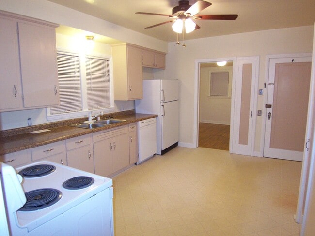 Photo - 5453 N 40th St Unit Custer Park lower