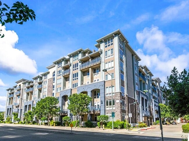 Building Photo - Dublin Condo
