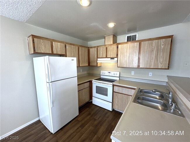 Building Photo - 1943 Dwarf Star Dr