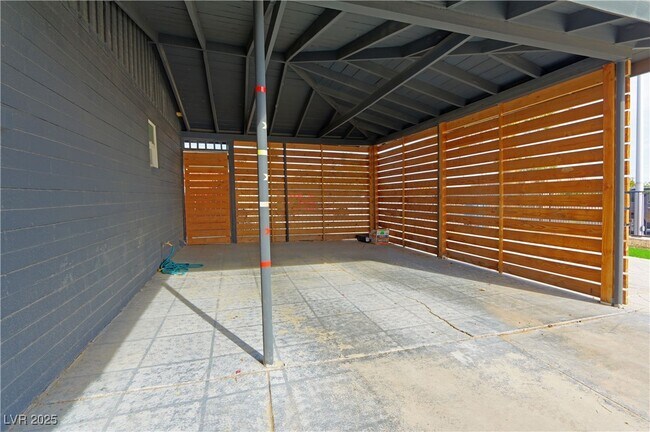 Building Photo - 2108 S 6th St Rental