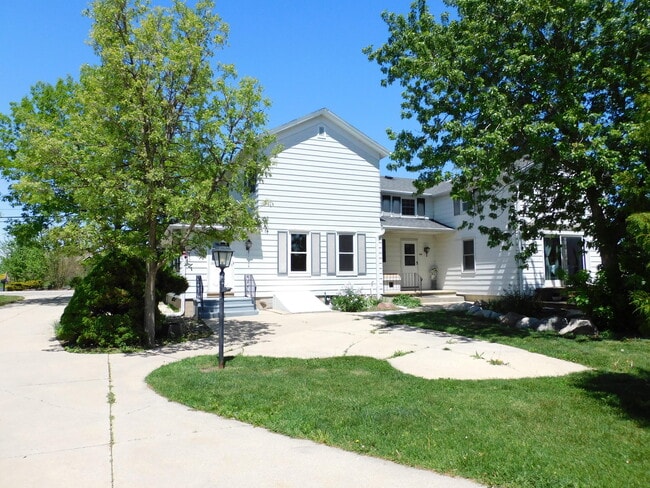 Building Photo - 4501 W 5 Mile Rd