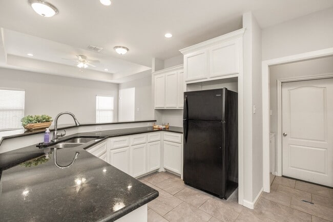 Photo - 1638 Clare Dr Unidad B