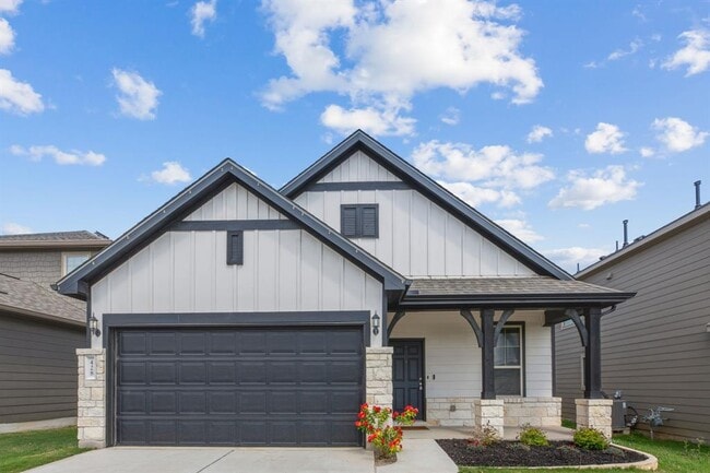 Building Photo - 428 English Oak St