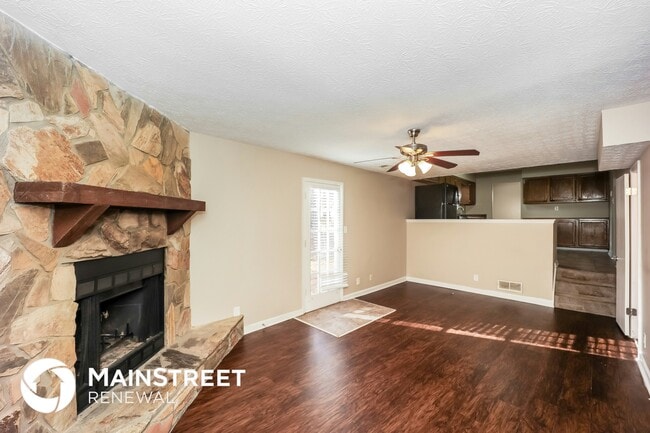 Photo - 284 Independence Dr