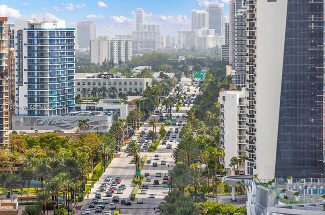 Photo - 16699 Collins Ave Unidad 2007