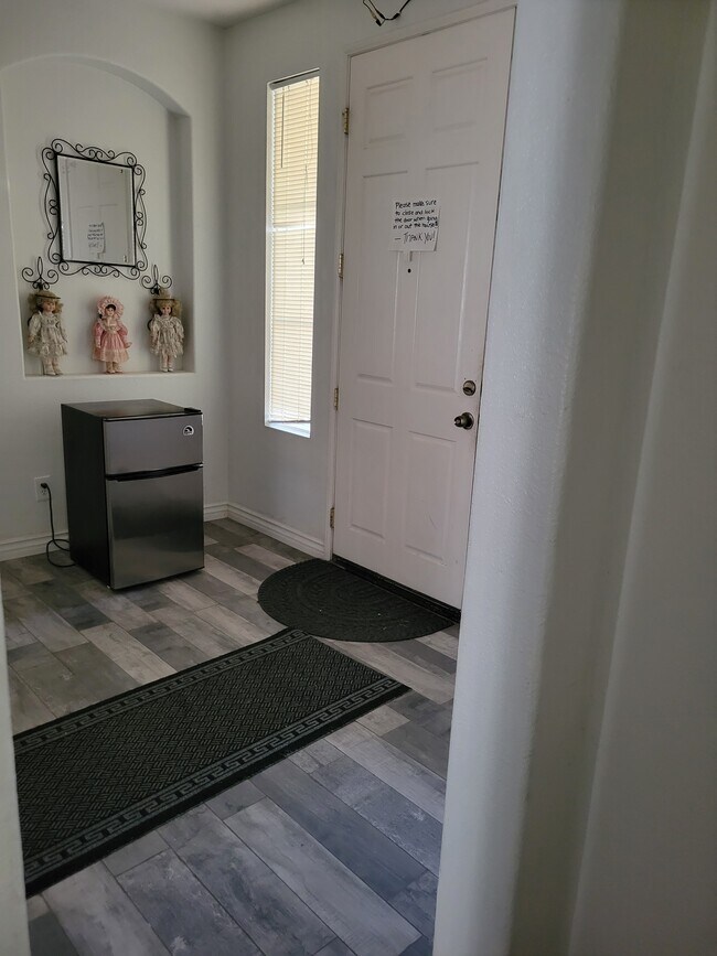 Photo - 43725 47th St W