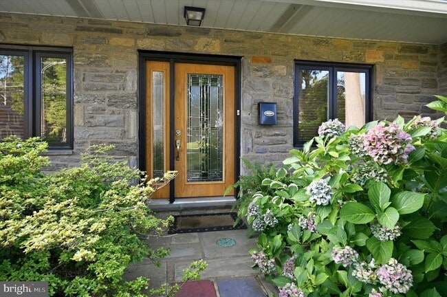 Photo - 840 Delmont Dr