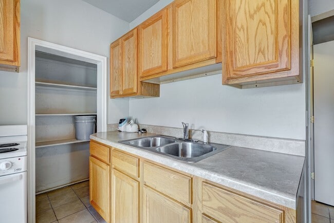 Photo - Cozy Efficiency Apartment Minutes from OU Campus
