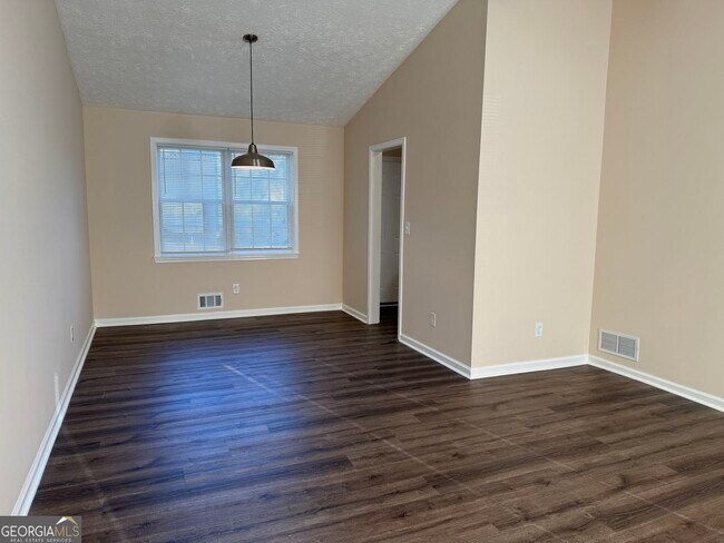 Photo - 10111 Settlers Grove Rd NE