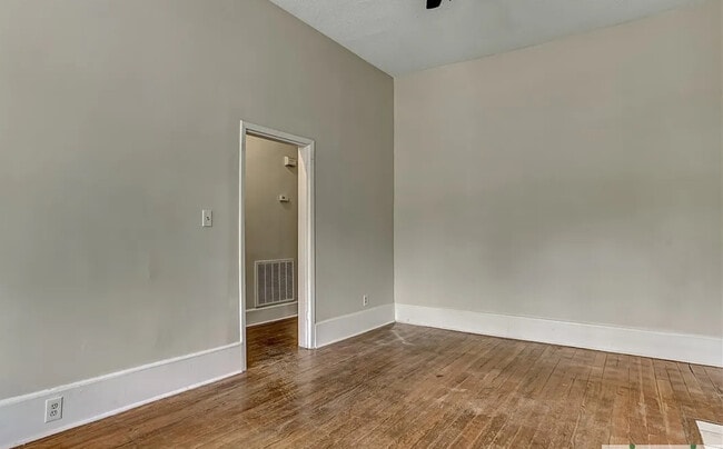 Photo - 520 E Waldburg St Unit A