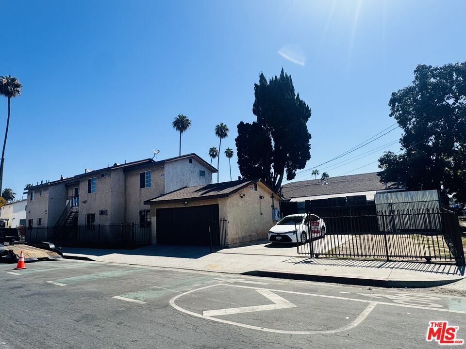 Photo - 7706-7706 S Grand Ave