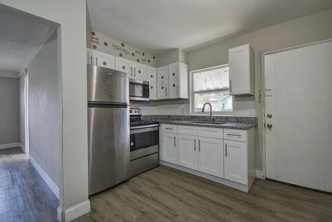 Photo - 2501 7th St S