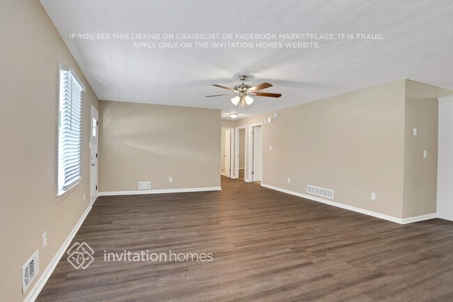 Photo - 215 Winston Dr