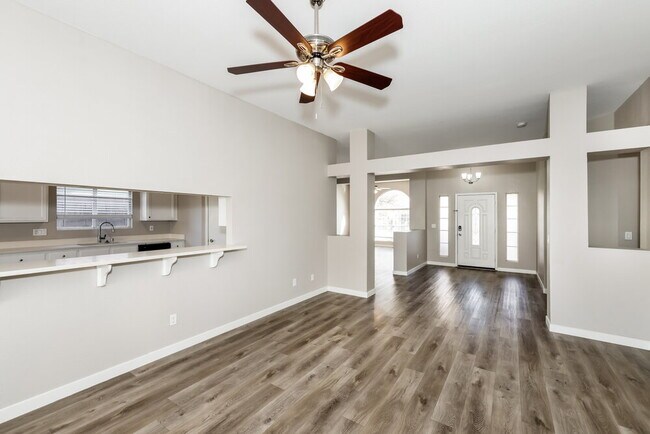 Photo - 5813 Grand Heritage St