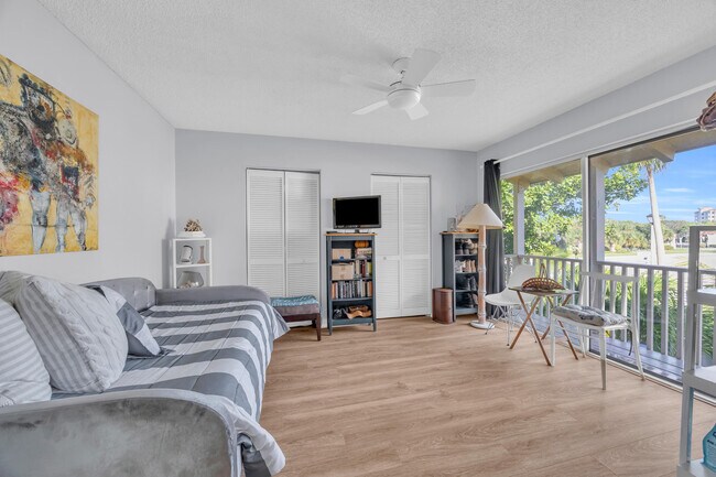 Photo - 170 Seabreeze Cir
