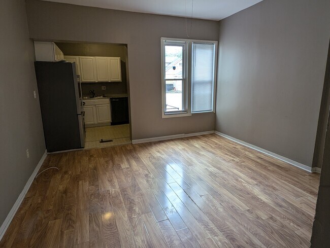 Photo - 1856 N 4th St