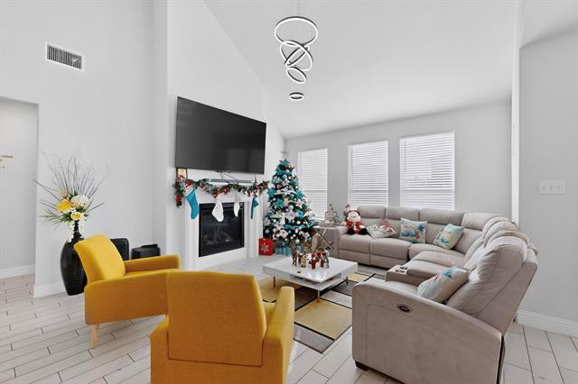 Photo - 504 Conestoga Pass