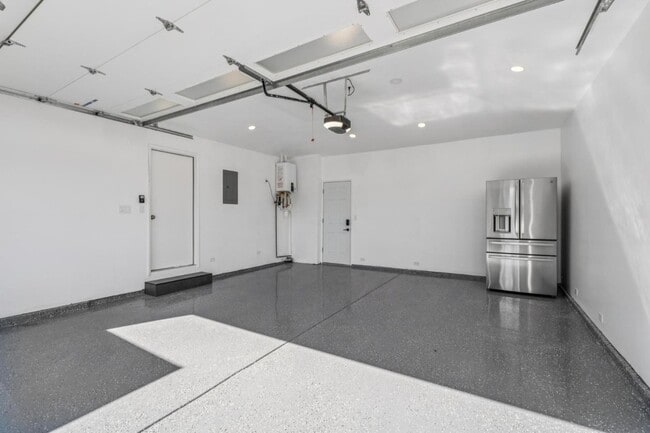 Photo - 700 Gull Ave