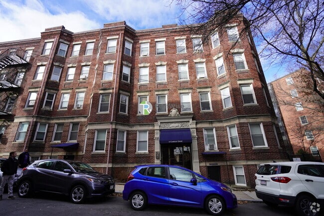 Building Photo - 6 Camelot Ct Unit C Rental