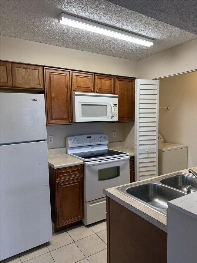 Photo - 1253 SW 46th Ave Unidad 1616