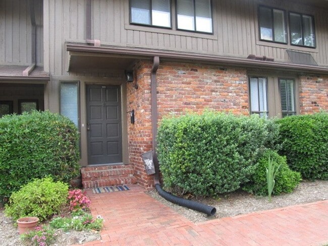 Photo - Chapel Hill / The Oaks Townhome