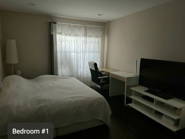 5565 Canoga Ave Unidad #