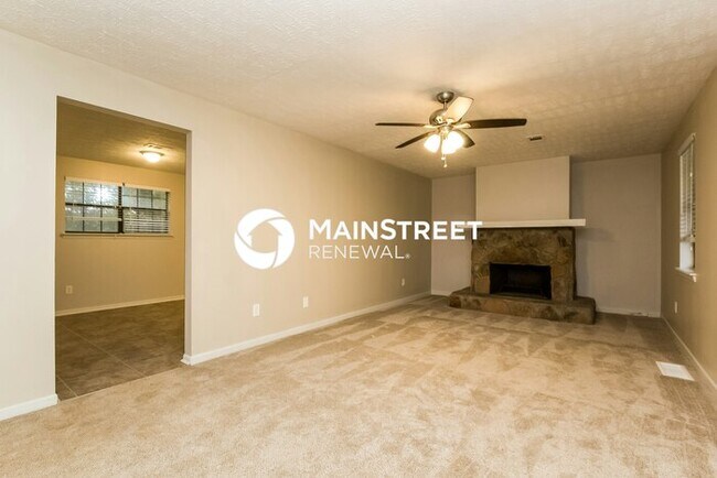 Photo - 3 Bedroom Pet-Friendly Home in Douglasville, GA with Main Street Renewal