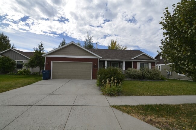 Photo - 3000 Oliver St