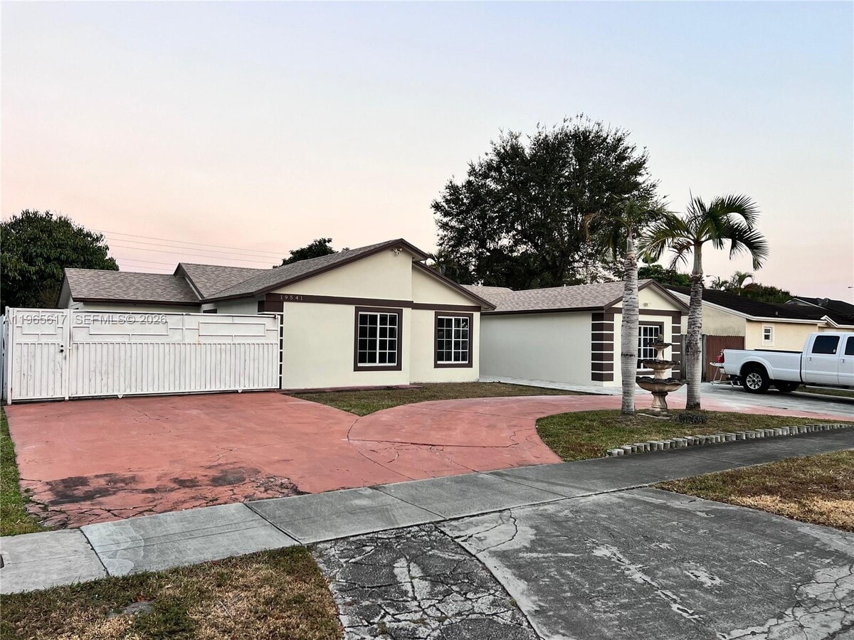 Photo - 19541 NW 57th Ct