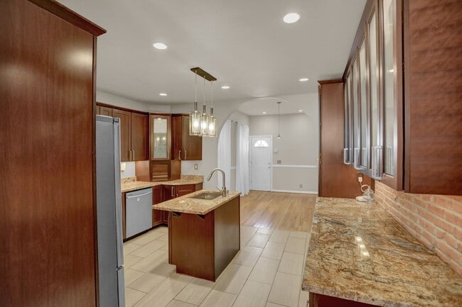 Photo - Chic City Living at 2308 E Fairmont Ave!