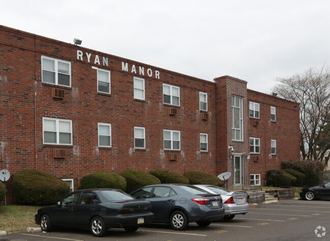 Ryan Manor Apartments - Ryan Manor Apartments