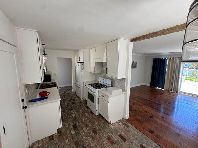 Photo - Meticulously Maintained Single-Story Home with Private Pool in Canterbury Village!
