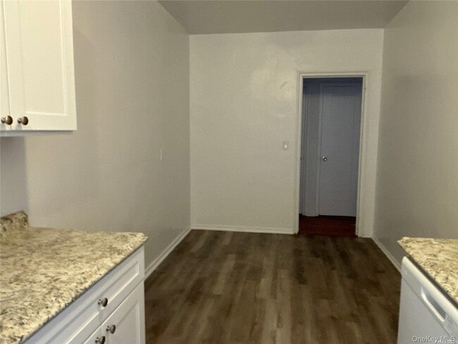 Photo - 12 Welwyn Rd Unit 2P