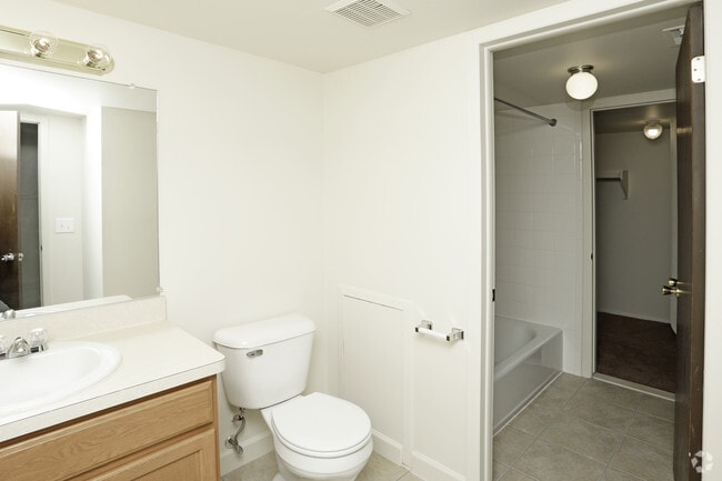 Heritage Grove Apartments