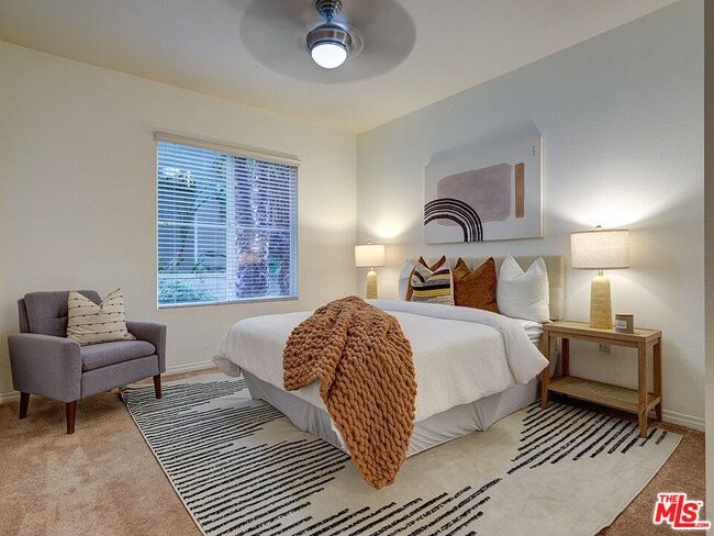 Building Photo - 6020 S Seabluff Dr Unit 122