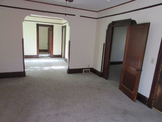 Photo - 828-830 E. Johnson Street