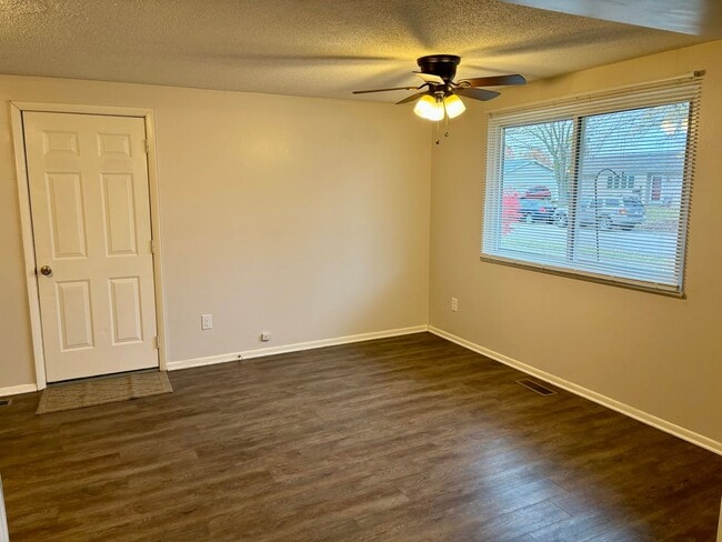 Photo - Check Out This 3-Bed/1-Bath House in Bluff...