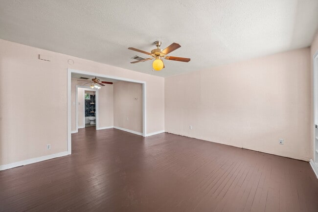 Photo - Cute 2/1.5 Duplex, Minutes from TTU & Downtown LBK Unit B
