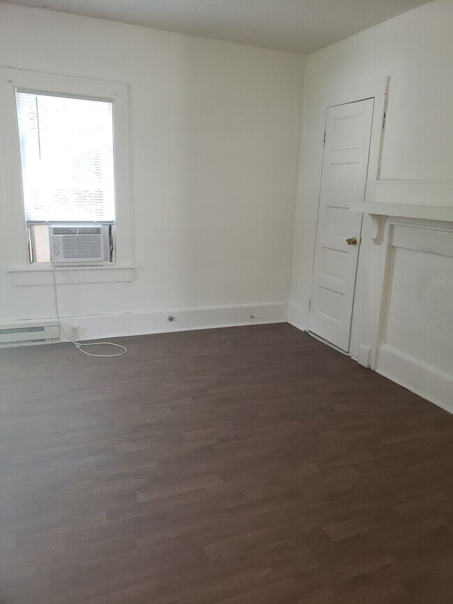 Photo - Sheppard St House